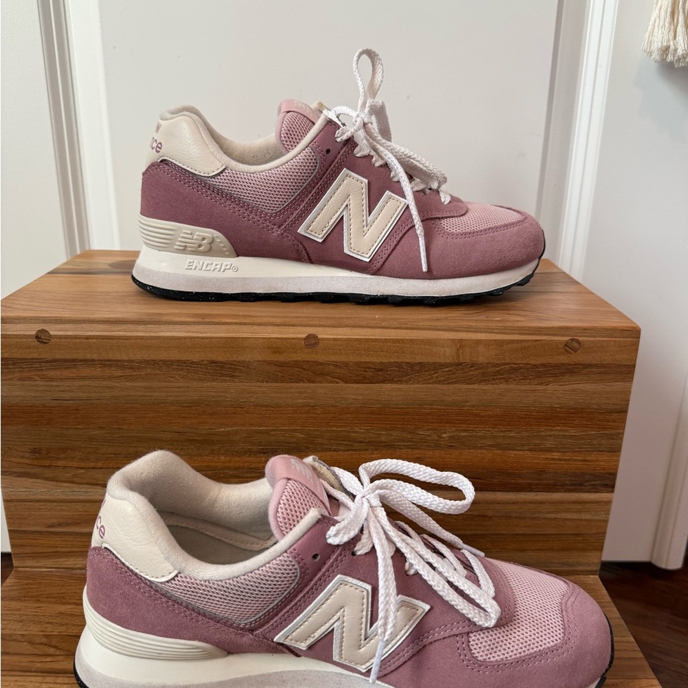 New Balance 574 Sneaker | Rosewood color | Size 8.5 - Picture 4 of 8